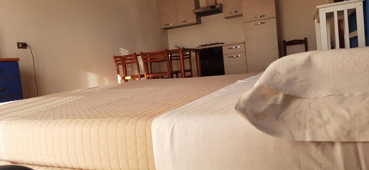 Bike And Breakfast Apartments ปิเอตราลิกูเร ภายนอก รูปภาพ